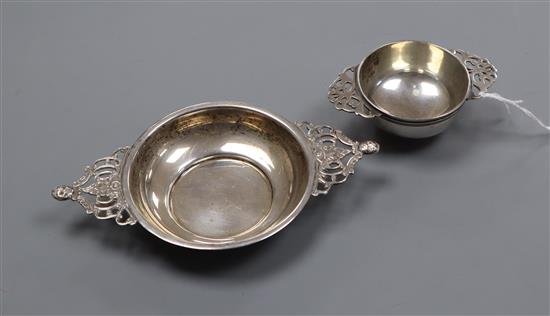 Two late Victorian Scottish silver quaichs, Hamilton & Inches, Edinburgh, 1897 & 1898, largest 13.2cm.